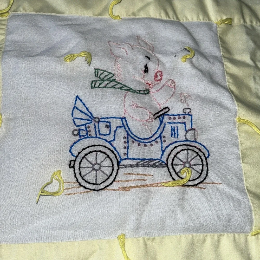 Vintage Baby Blanket Quilt. Pigs. Piggies. 42 X 52. Yellow.